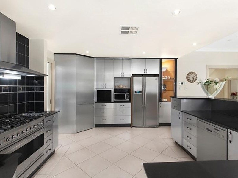 8 Ridgehaven Place, Baulkham Hills NSW 2153