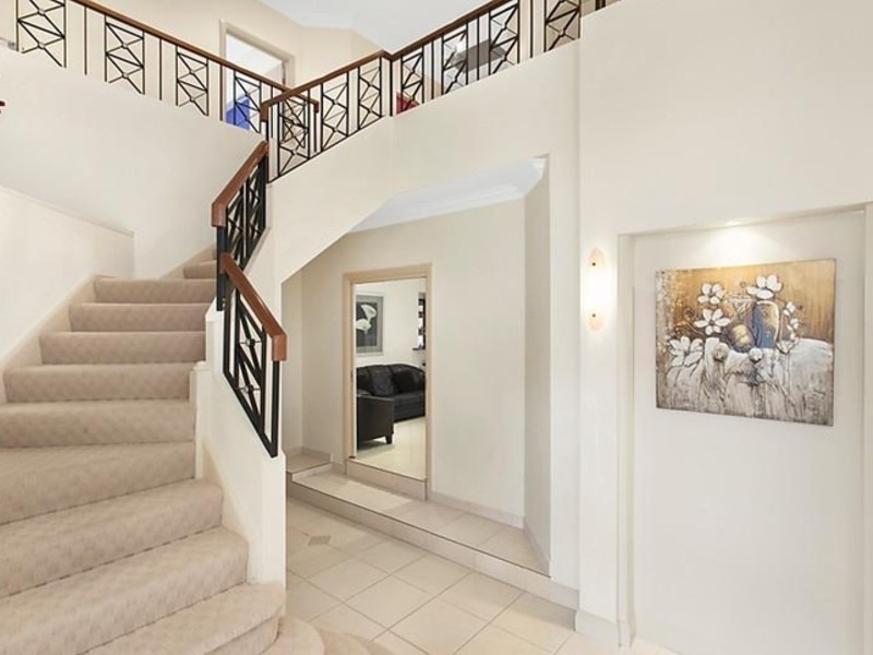 8 Ridgehaven Place, Baulkham Hills NSW 2153