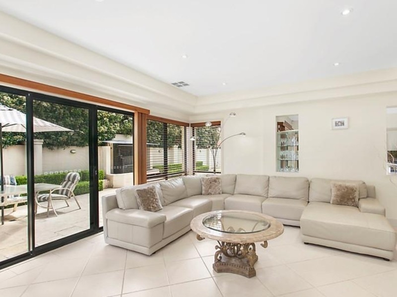 8 Ridgehaven Place, Baulkham Hills NSW 2153
