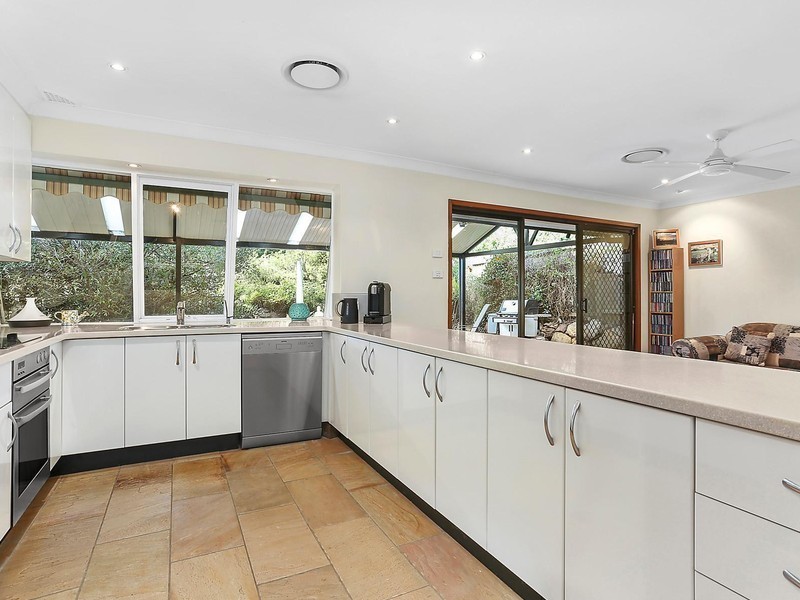 25 Daphne Avenue, Castle Hill NSW 2154