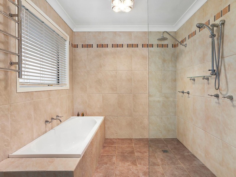 25 Daphne Avenue, Castle Hill NSW 2154