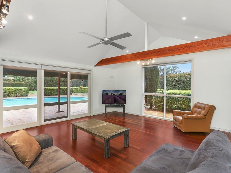 6 Campbell Crescent, Glenorie NSW 2157