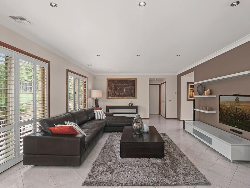 16 Nicholas Close, Bella Vista NSW 2153