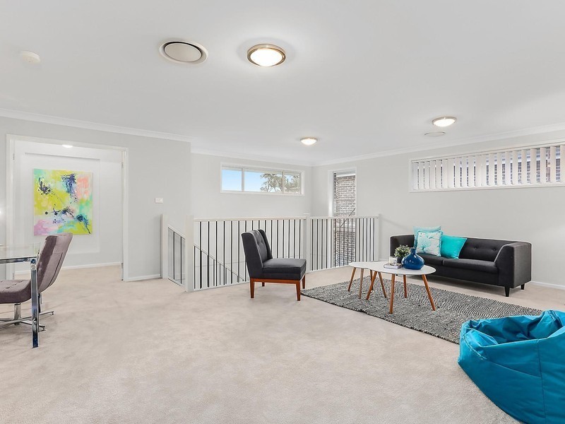 27 Bresnihan Avenue, Kellyville NSW 2155