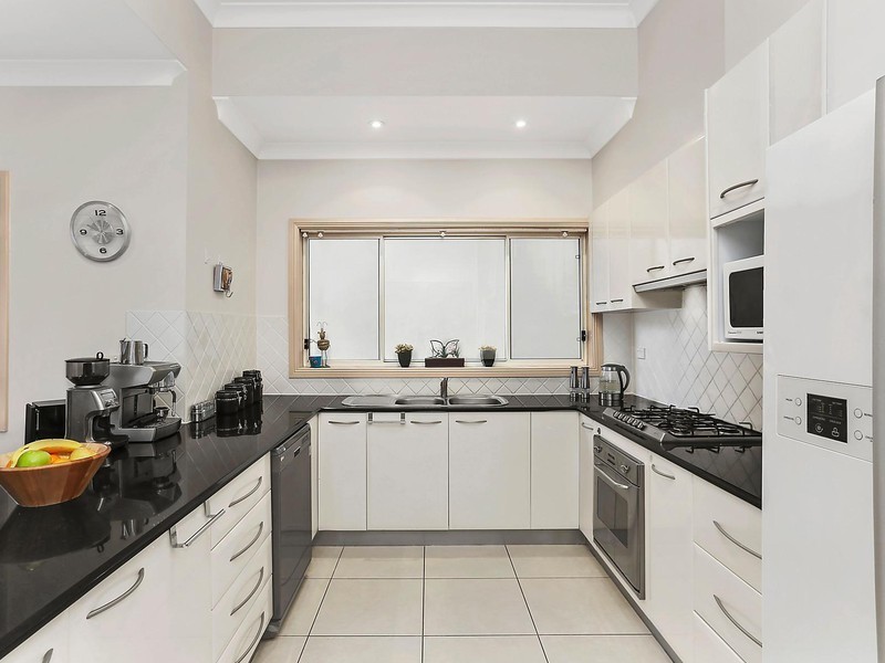 35 Linden Way, Bella Vista NSW 2153
