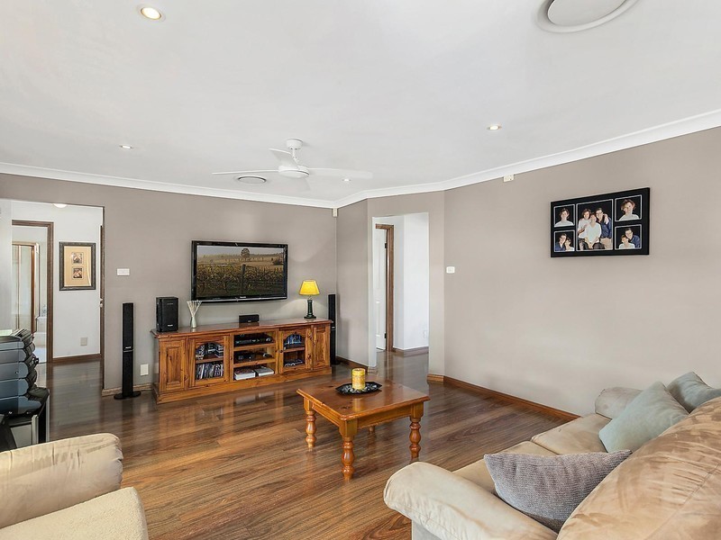 1 Cotton Grove, Stanhope Gardens NSW 2768