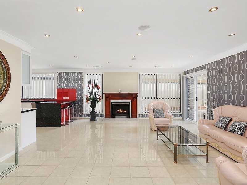 92 Gooraway Drive, Castle Hill NSW 2154