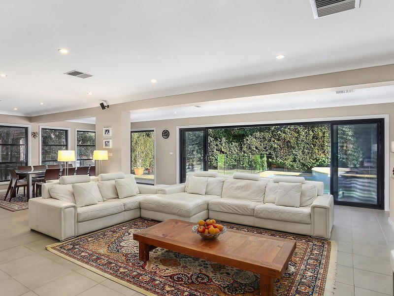13 Hampshire Avenue, West Pennant Hills NSW 2125