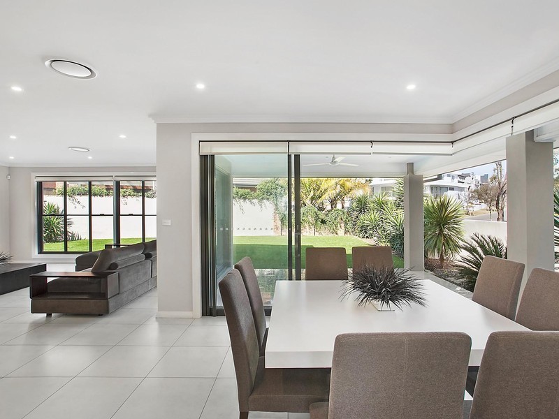 1 Ravenswood Rise, Bella Vista NSW 2153