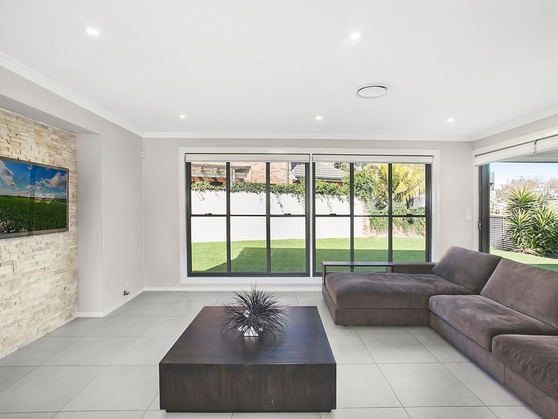 1 Ravenswood Rise, Bella Vista NSW 2153