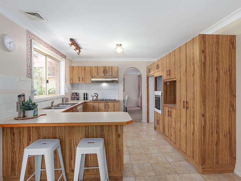 9 Dinmore Place, Castle Hill NSW 2154