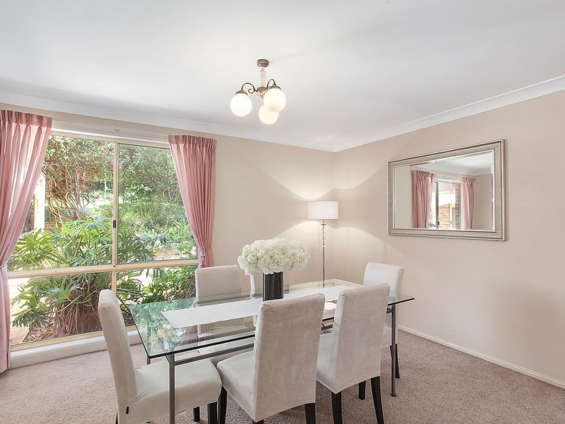 9 Dinmore Place, Castle Hill NSW 2154