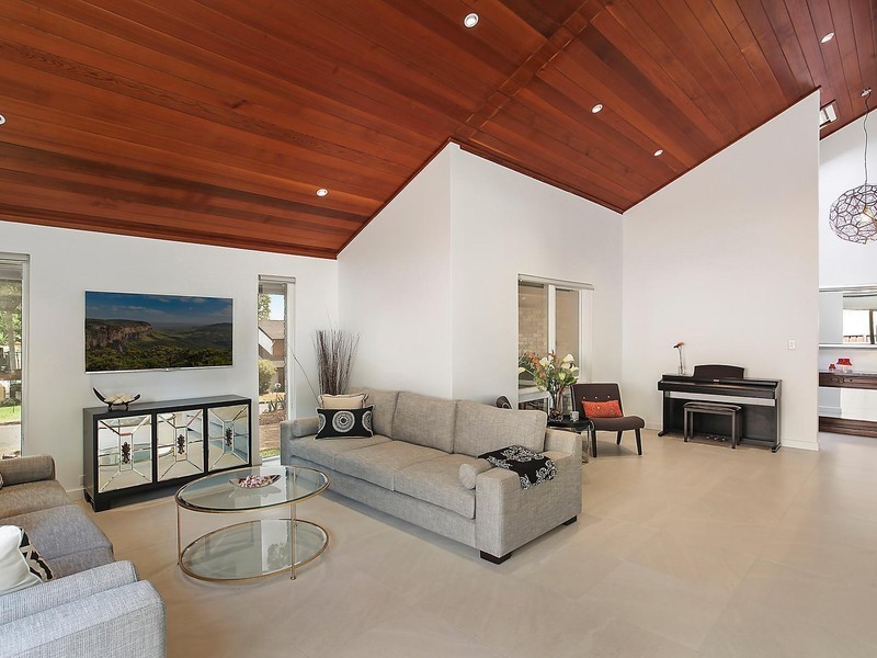 10 Lockhart Avenue, Castle Hill NSW 2154