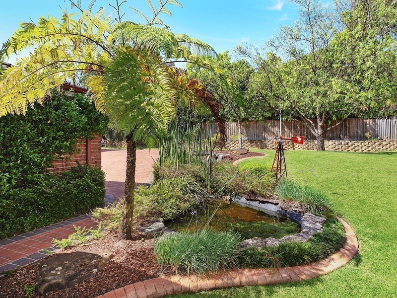 16 Kinaldy Crescent, Kellyville NSW 2155