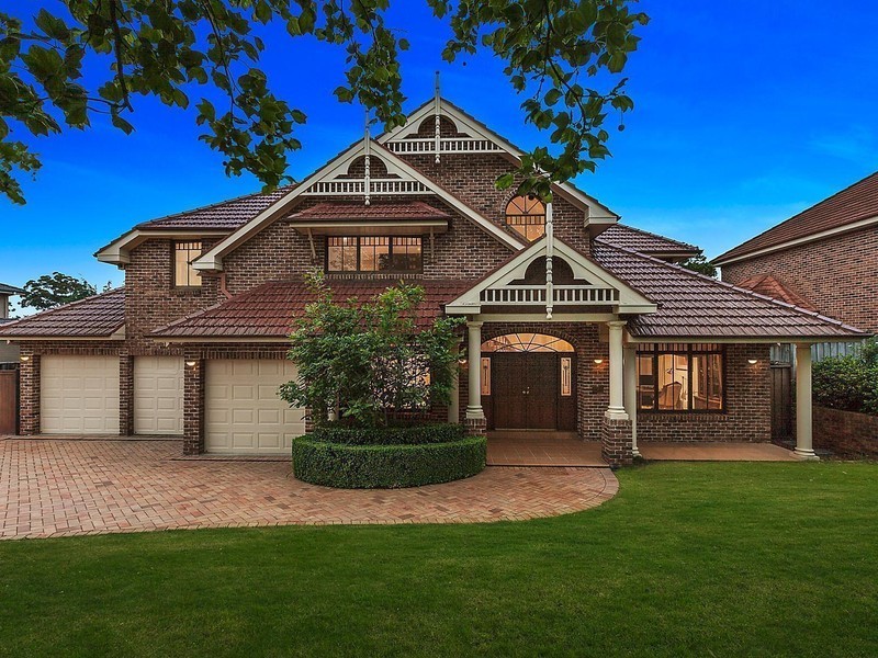 10 Carrbridge Drive, Castle Hill NSW 2154