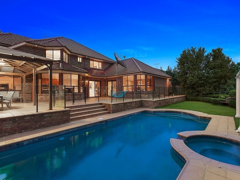 10 Carrbridge Drive, Castle Hill NSW 2154