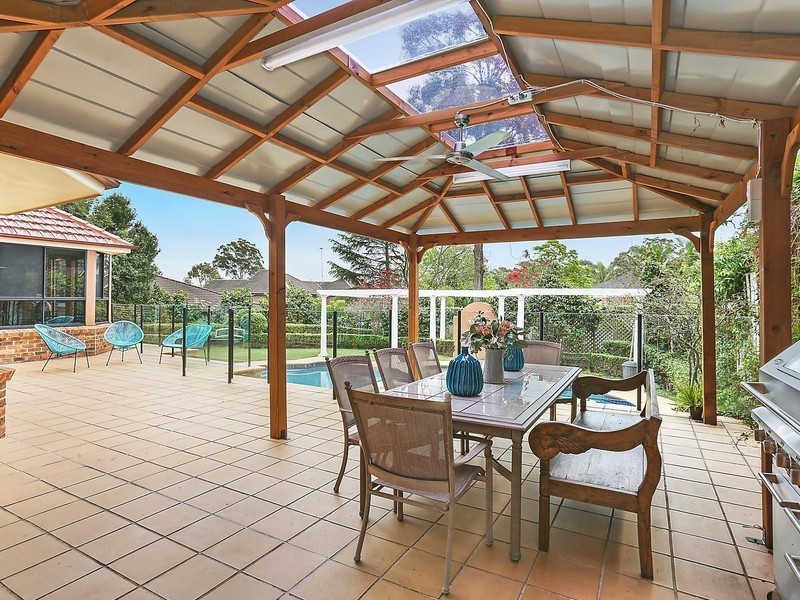10 Carrbridge Drive, Castle Hill NSW 2154