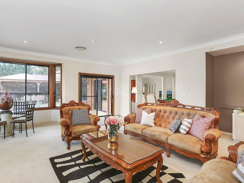 10 Carrbridge Drive, Castle Hill NSW 2154