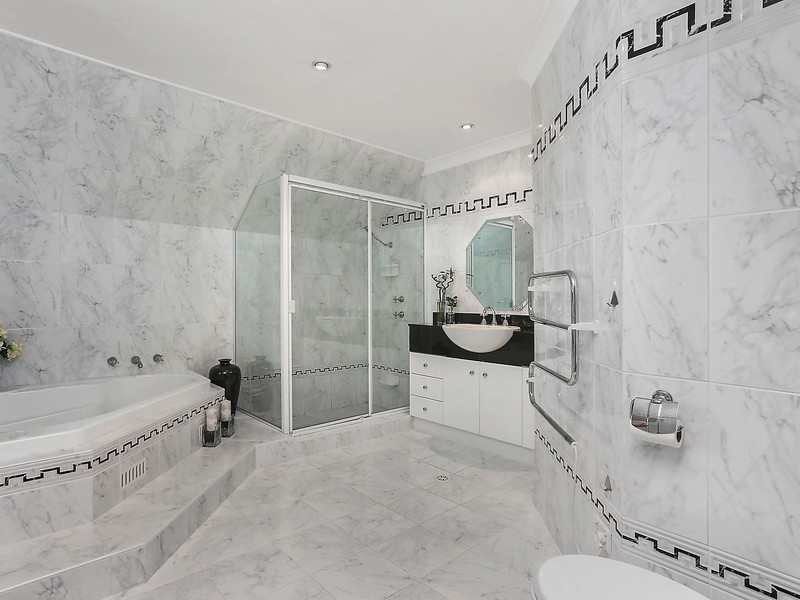 10 Carrbridge Drive, Castle Hill NSW 2154