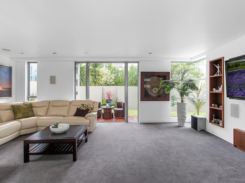 73 Edgewater Drive, Bella Vista NSW 2153