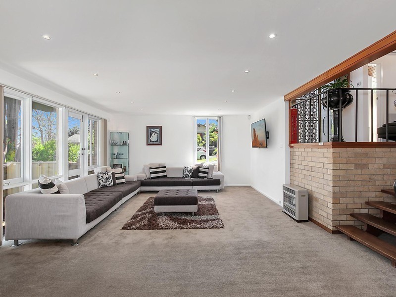 2 Oxley Avenue, Castle Hill NSW 2154