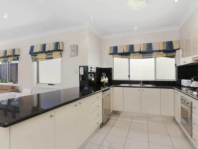 30 Linden Way, Bella Vista NSW 2153