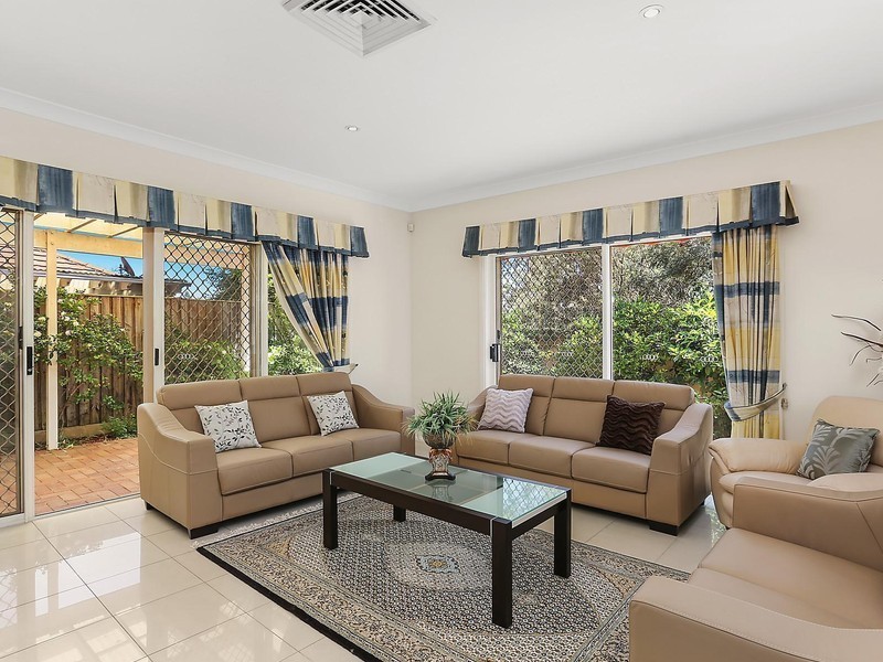 30 Linden Way, Bella Vista NSW 2153