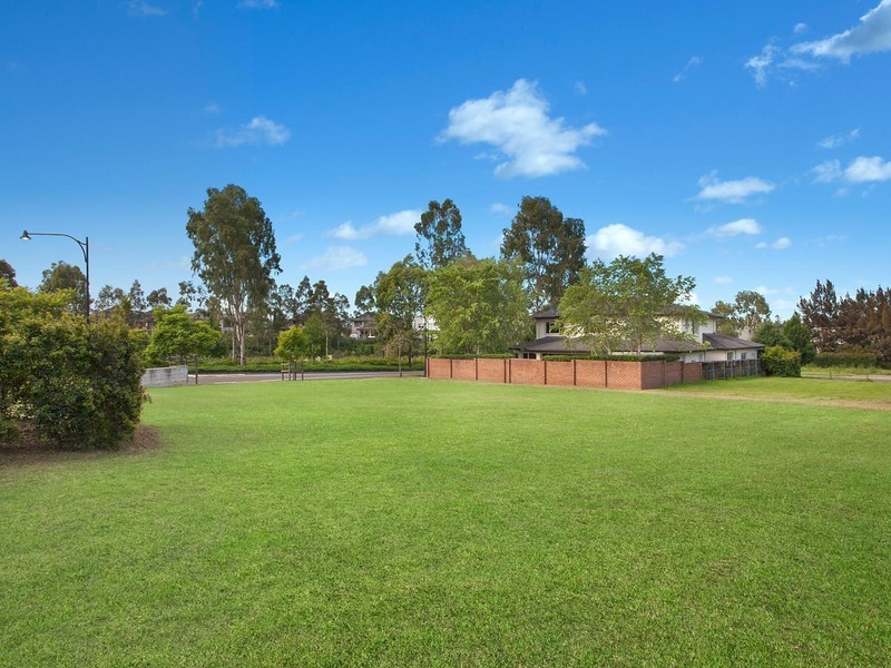 92 Edgewater Drive, Bella Vista NSW 2153
