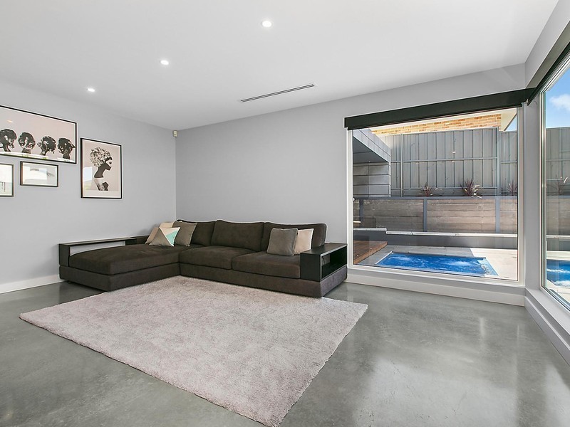 5 Lewis Jones Drive, Kellyville NSW 2155