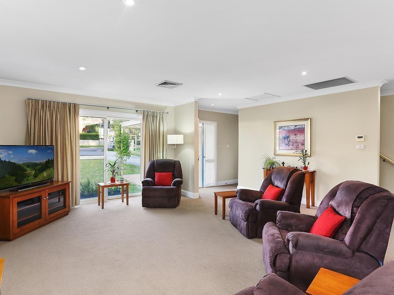 4 Ollie Place, Castle Hill NSW 2154