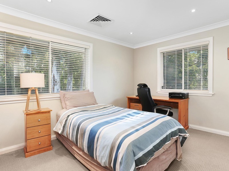 4 Ollie Place, Castle Hill NSW 2154