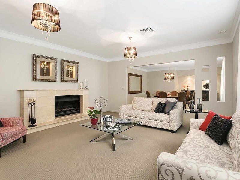 34 Winchcombe Place, Castle Hill NSW 2154