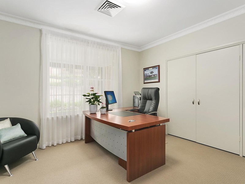 34 Winchcombe Place, Castle Hill NSW 2154