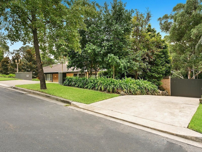 34 Winchcombe Place, Castle Hill NSW 2154