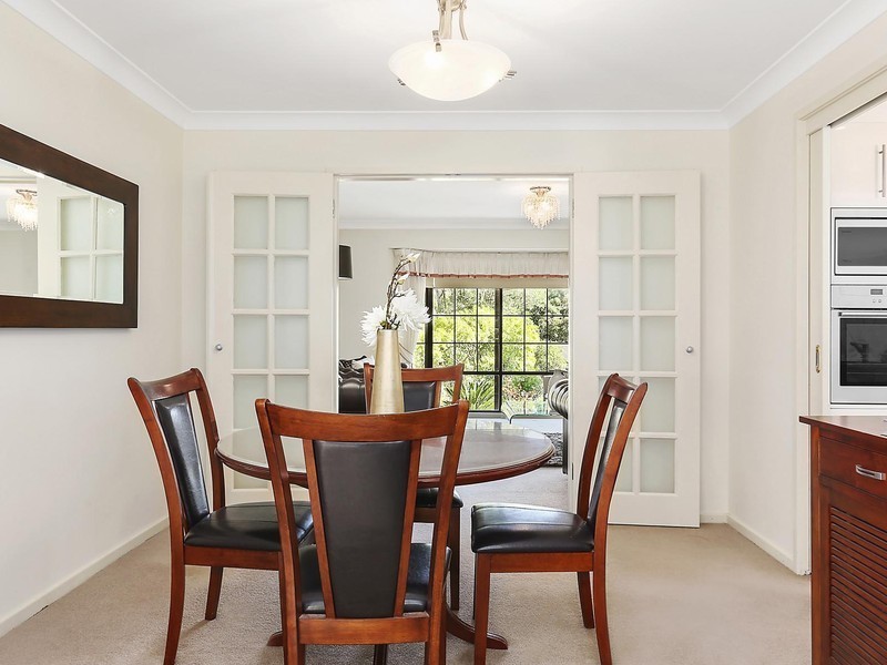 16 Knightsbridge Place, Castle Hill NSW 2154