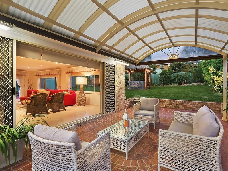 16 Knightsbridge Place, Castle Hill NSW 2154