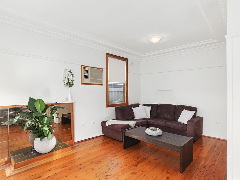 11 Jocelyn Street, Chester Hill NSW 2162