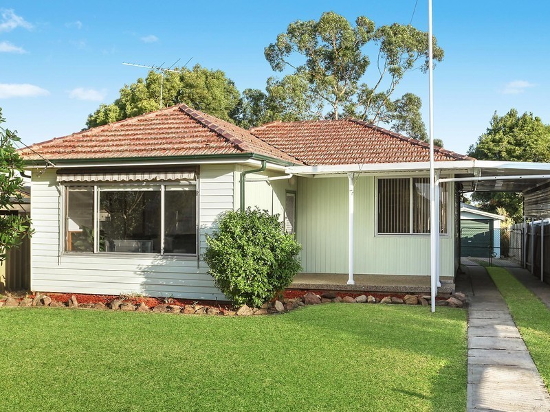 11 Jocelyn Street, Chester Hill NSW 2162