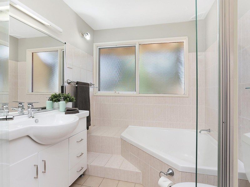 11 Lockhart Avenue, Castle Hill NSW 2154