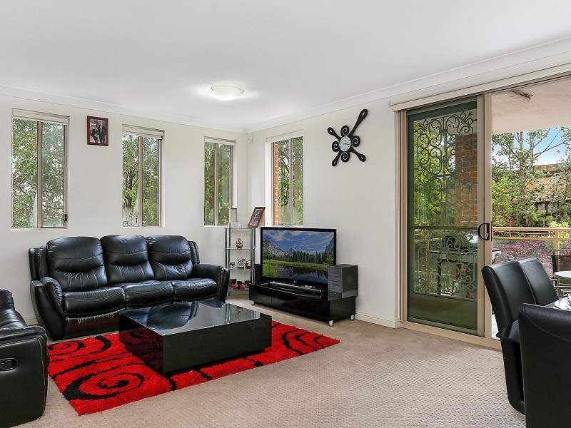 9/1 Rosa Crescent, Castle Hill NSW 2154