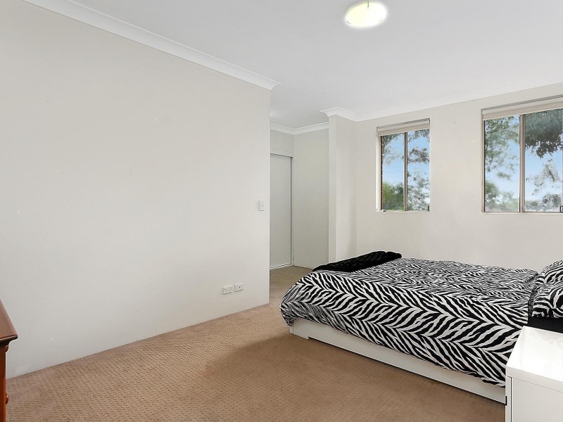 9/1 Rosa Crescent, Castle Hill NSW 2154