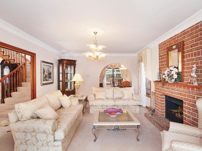 10 Yerong Place, Castle Hill NSW 2154