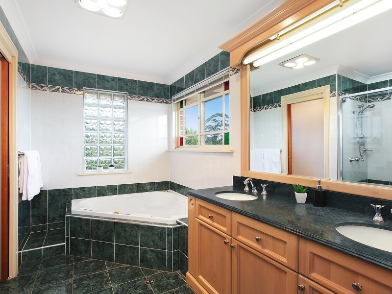 17 Balintore Drive, Castle Hill NSW 2154