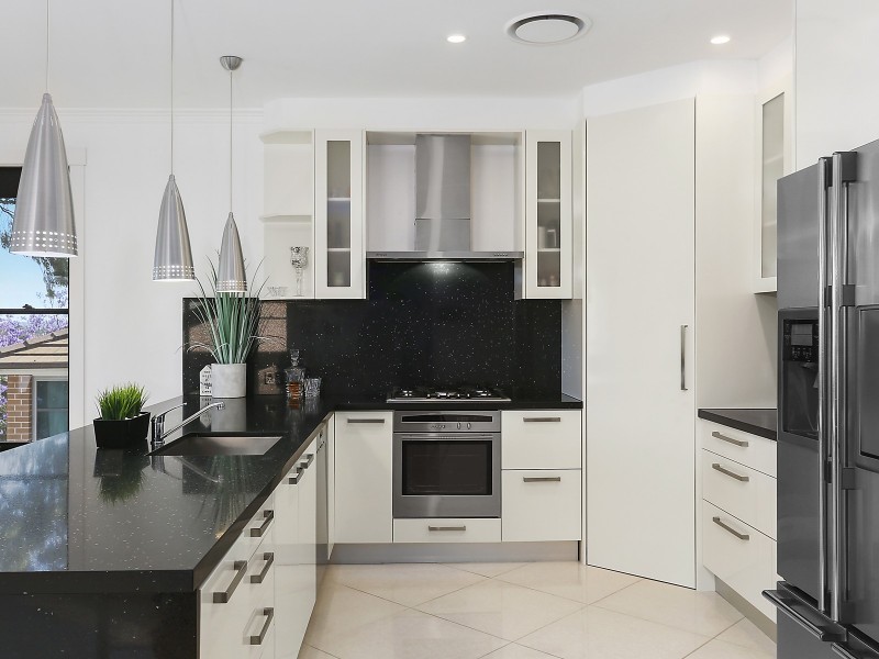 11 Mangalore Drive, Winston Hills NSW 2153