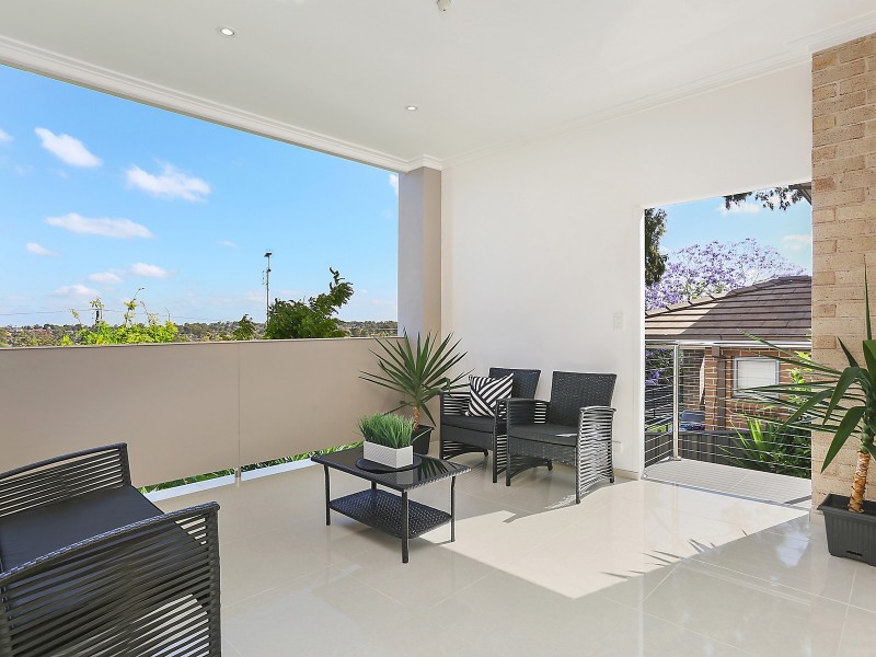 11 Mangalore Drive, Winston Hills NSW 2153