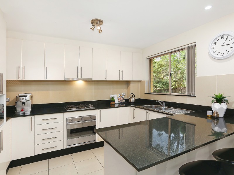 1/4 Mercer Street, Castle Hill NSW 2154