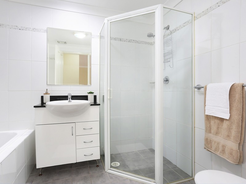 1/4 Mercer Street, Castle Hill NSW 2154