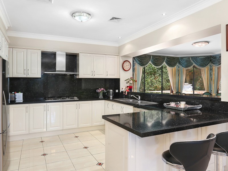 8 Amisfield Street, Stanhope Gardens NSW 2768