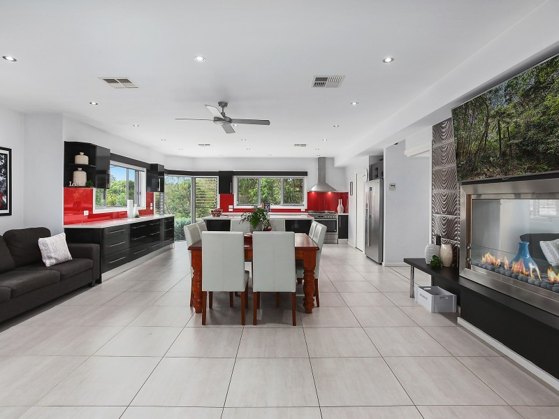 28 Woodstream Crescent, Kellyville NSW 2155