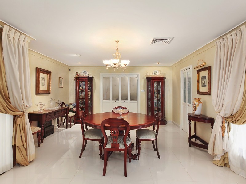 5 Clarke Place, Castle Hill NSW 2154